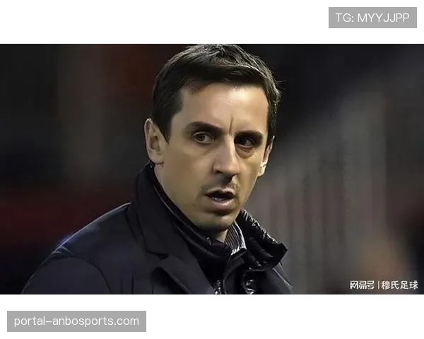 名宿内维尔力挺穆里尼奥，称其是过去12年唯一符合曼联标准主帅