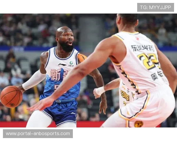 知名选手赛前训练意外手腕受伤，战队紧急调整替补阵容