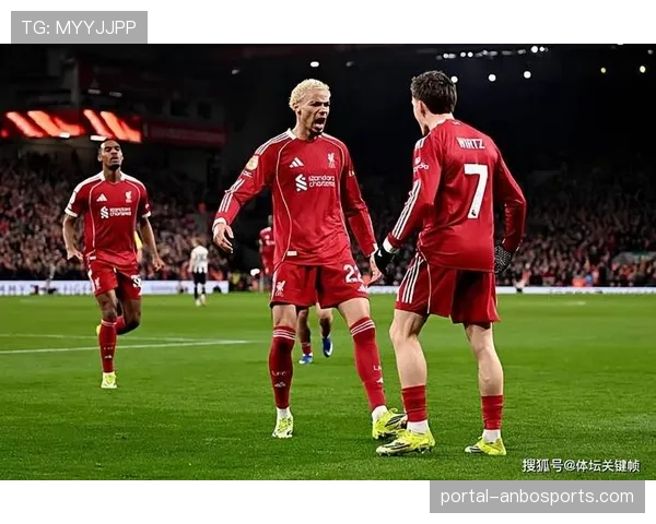 英超焦点战前瞻：曼城vs利物浦，瓜迪奥拉与斯洛特的肋部空间博弈